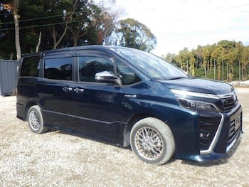Used Toyota Voxy 2019 for sale - 77776352: Photo