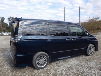 Used Toyota Voxy 2019 for sale - 77776352: Photo