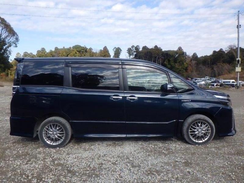 Used Toyota Voxy for sale - 77776352: Photo 6