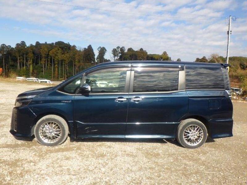 Used Toyota Voxy for sale - 77776352: Photo 7