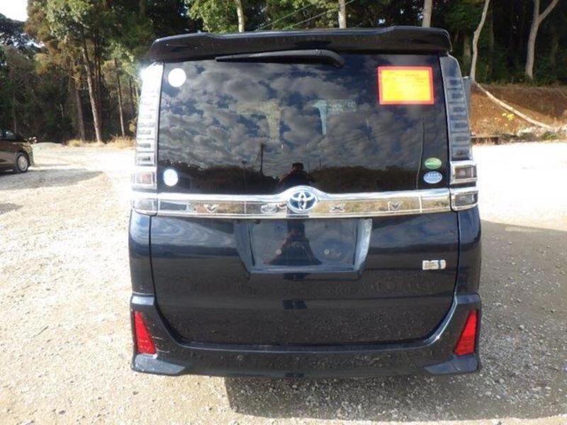 Used Toyota Voxy for sale - 77776352: Photo 8