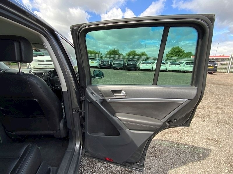 Used Volkswagen Tiguan 2011 for sale - 76047107: Photo 13