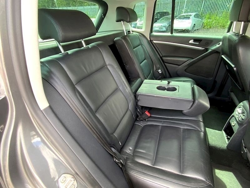 Used Volkswagen Tiguan 2011 for sale - 76047107: Photo 16
