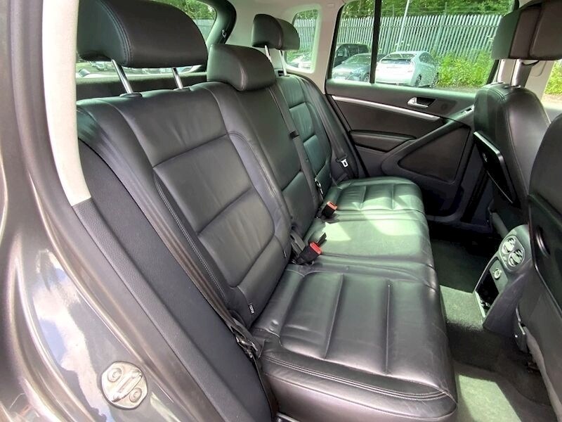 Used Volkswagen Tiguan 2011 for sale - 76047107: Photo 17