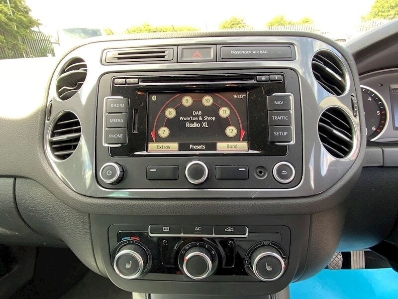 Used Volkswagen Tiguan 2011 for sale - 76047107: Photo 24