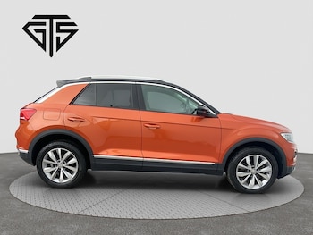 Used Volkswagen T-Roc 2020 for sale - 78986600: Photo