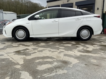 Used Toyota Prius 2024 for sale - 76047081: Photo 4