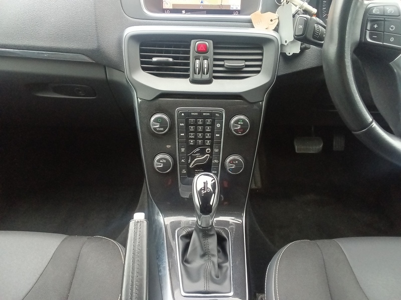 Used Volvo V40 2017 for sale - 76582967: Photo 14