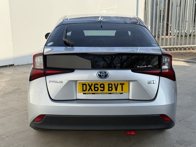 Used Toyota Prius 2025 for sale - 76047122: Photo 4