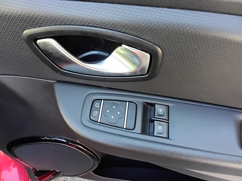 Used Renault Clio 2019 for sale - 76413343: Photo 32