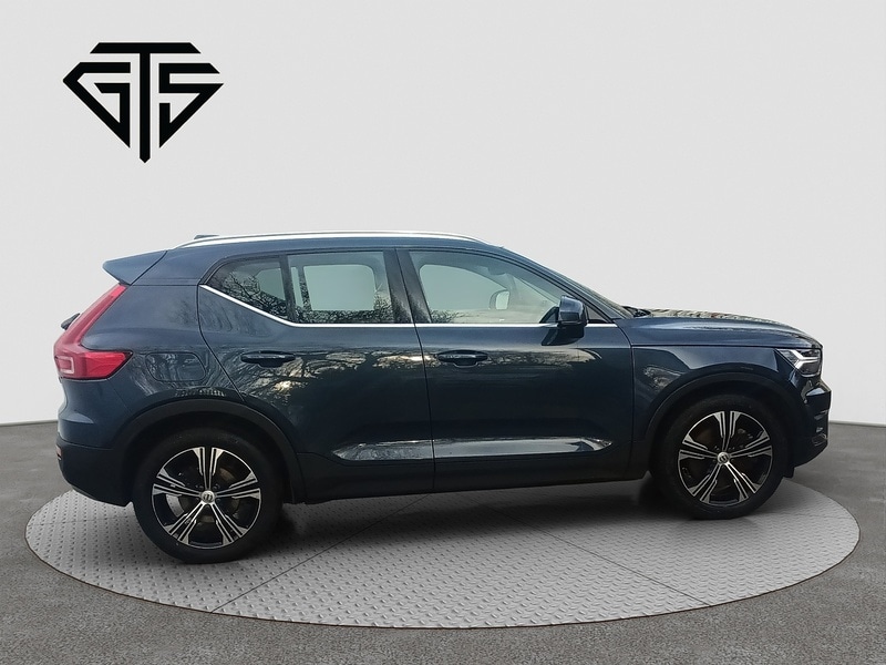 Used Volvo XC40 2021 for sale - 77118215: Photo 2