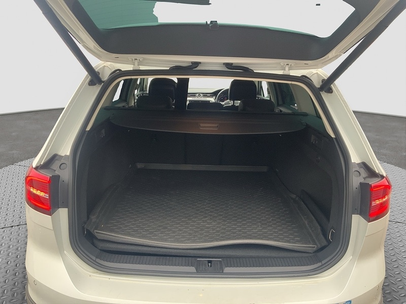 Used Volkswagen Passat for sale - 77880612: Photo 19