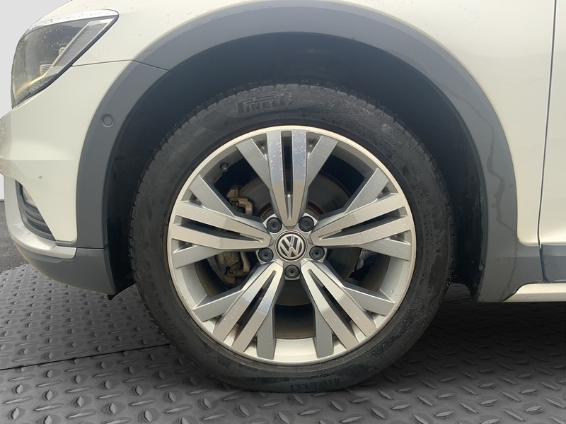 Used Volkswagen Passat for sale - 77880612: Photo 24