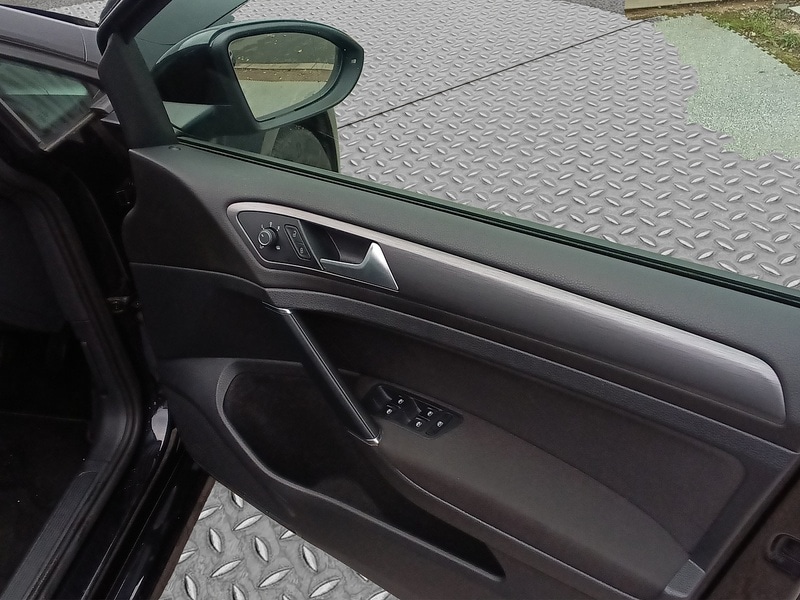 Used Volkswagen Golf 2019 for sale - 76505603: Photo 11