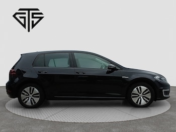 Used Volkswagen Golf 2019 for sale - 76505603: Photo