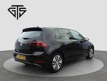 Used Volkswagen Golf 2019 for sale - 76505603: Photo