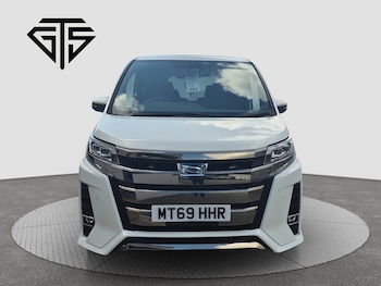 Used Toyota Noah 2019 for sale - 75560349: Photo