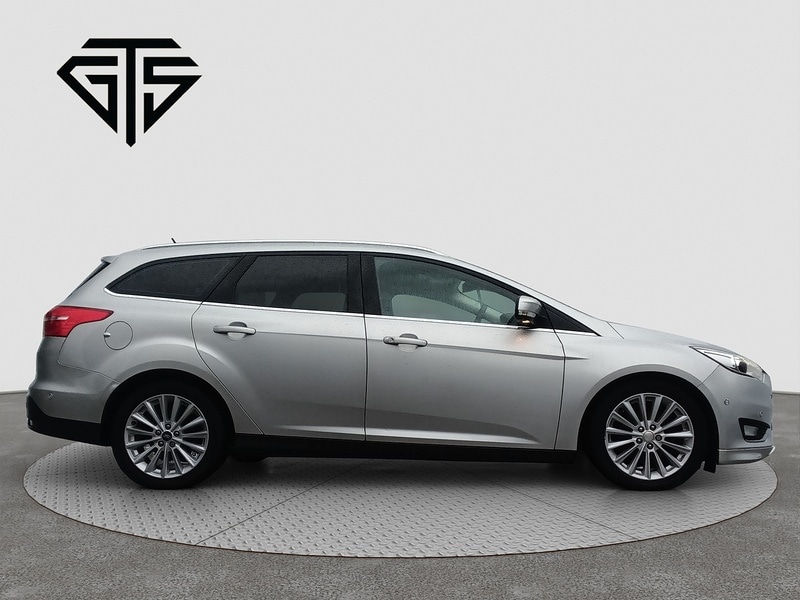 Used Ford Focus 2015 for sale - 76320069: Photo 2
