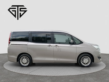Used Toyota Noah 2020 for sale - 78484856: Photo