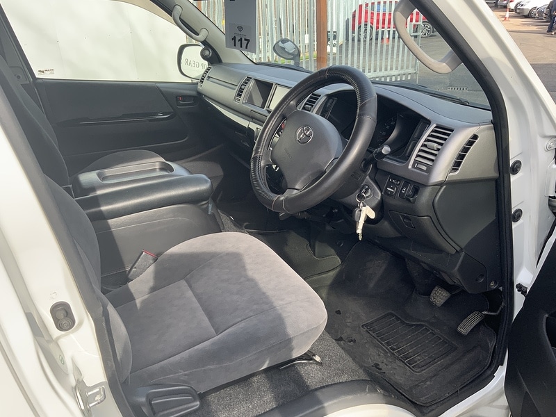 Used Toyota HiAce 2022 for sale - 76047021: Photo 11