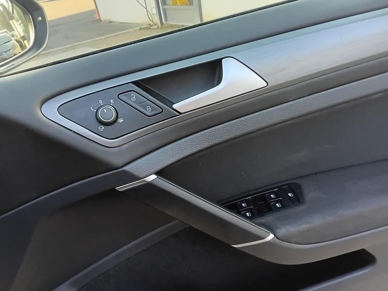 Used Volkswagen Golf 2018 for sale - 77118216: Photo 38