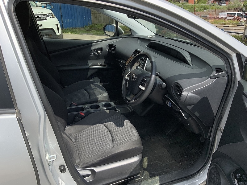 Used Toyota Prius 2024 for sale - 76047096: Photo 12