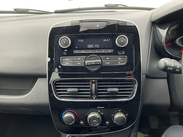 Used Renault Clio 2023 for sale - 68139177: Photo 17