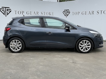 Used Renault Clio 2023 for sale - 68139177: Photo