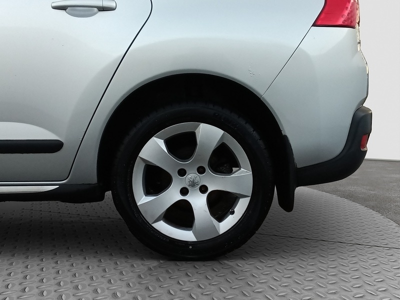 Used Peugeot 3008 2010 for sale - 76969738: Photo 10