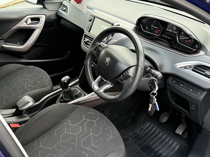 Used Peugeot 2008 2014 for sale - 76047085: Photo 11