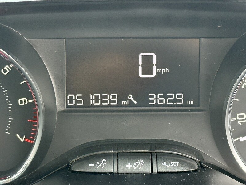 Used Peugeot 2008 2014 for sale - 76047085: Photo 29