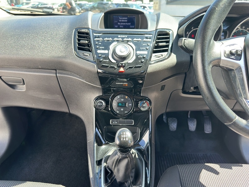 Used Ford Fiesta 2015 for sale - 76047146: Photo 15