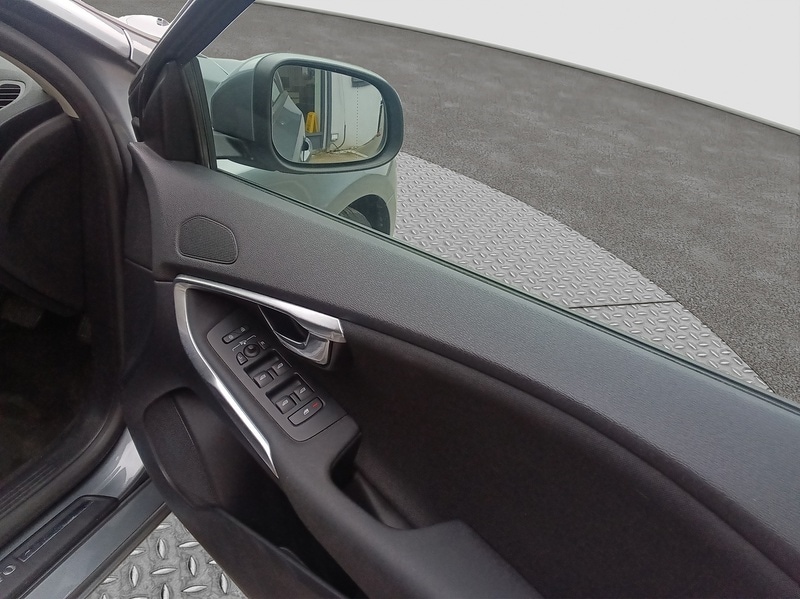 Used Volvo V40 2017 for sale - 76320072: Photo 11