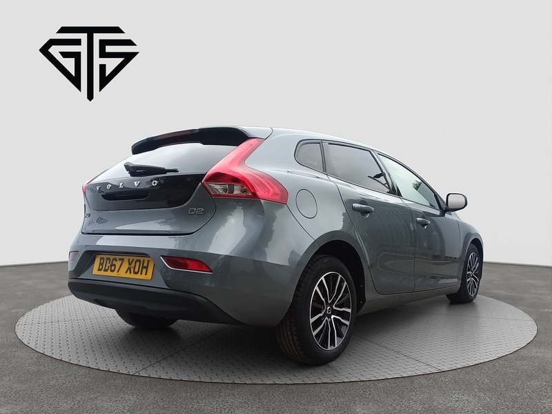 Used Volvo V40 2017 for sale - 76320072: Photo 3