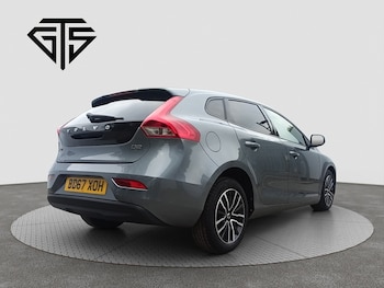 Used Volvo V40 2017 for sale - 76320072: Photo