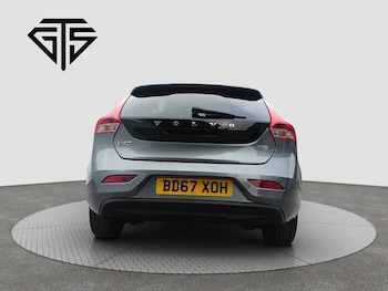 Used Volvo V40 2017 for sale - 76320072: Photo