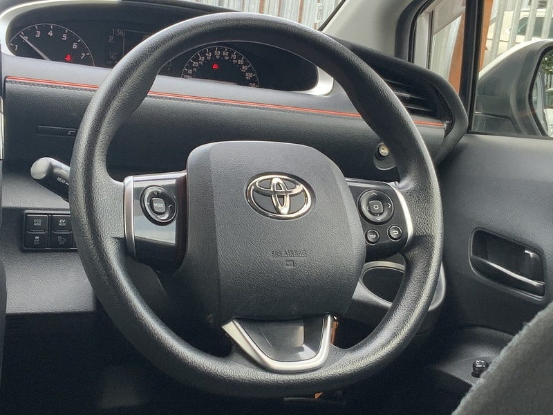 Used Toyota Sienta 2024 for sale - 76047057: Photo 17