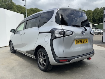 Used Toyota Sienta 2017 for sale - 76047057: Photo