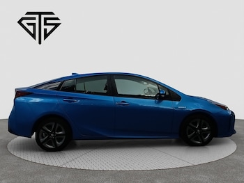 Used Toyota Prius 2020 for sale - 76047166: Photo 2