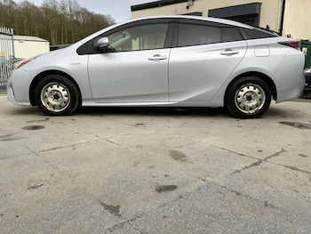 Used Toyota Prius 2024 for sale - 76047077: Photo 4