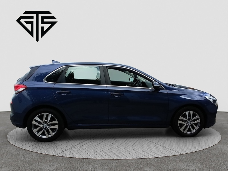 Used Hyundai i30 2017 for sale - 76046998: Photo 2
