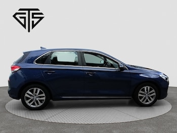Used Hyundai i30 2017 for sale - 76046998: Photo 2