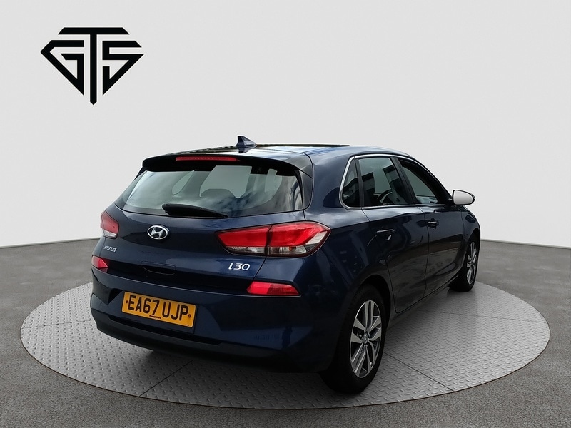 Used Hyundai i30 2017 for sale - 76046998: Photo 3
