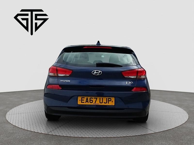 Used Hyundai i30 2017 for sale - 76046998: Photo 4