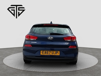 Used Hyundai i30 2017 for sale - 76046998: Photo 4