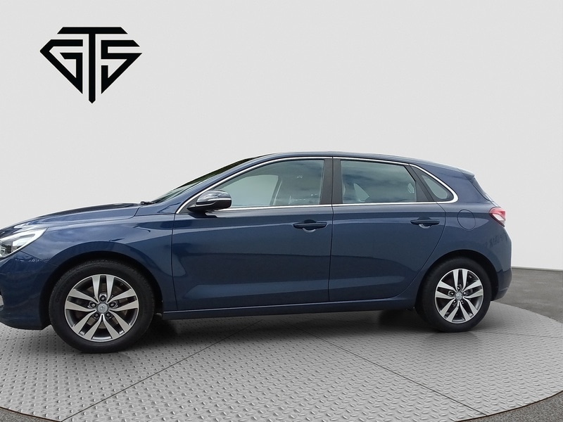 Used Hyundai i30 2017 for sale - 76046998: Photo 6