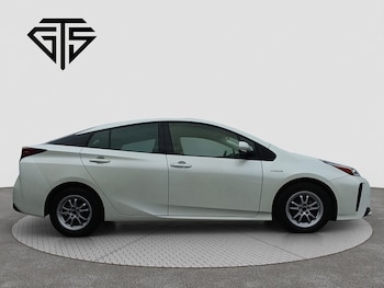 Used Toyota Prius 2020 for sale - 76232398: Photo