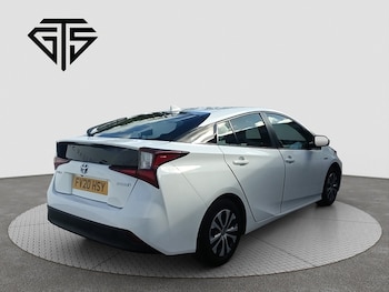 Used Toyota Prius 2020 for sale - 75983164: Photo
