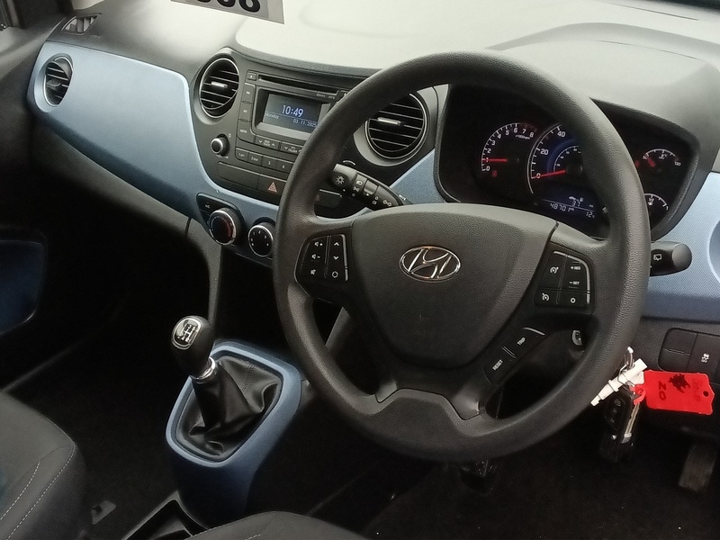 Used Hyundai i10 2015 for sale - 76482551: Photo 9