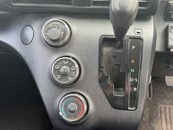 Used Toyota Sienta 2025 for sale - 76047032: Photo 21